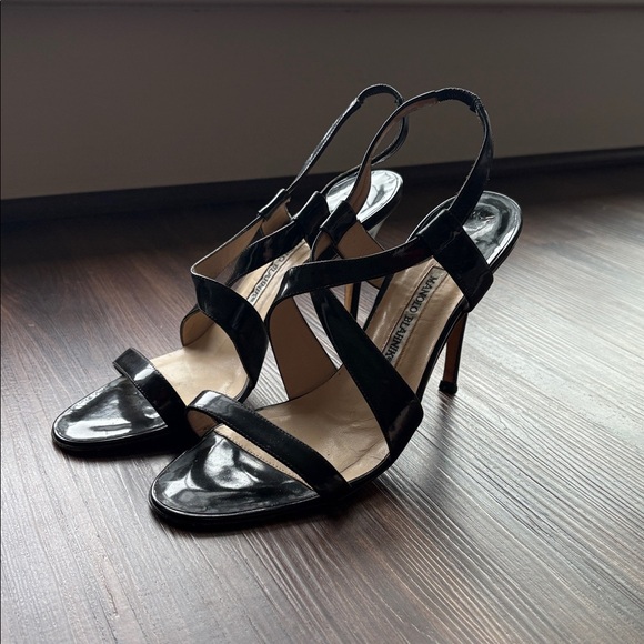 Manolo Blahnik Shoes - Manolo Blahnik Black Heel
